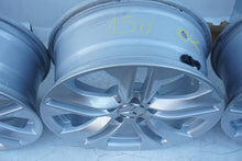 Laden Sie das Bild in den Galerie-Viewer, 4x Alufelge 17 Zoll 7.5" 5x112 45ET Glanz Silber A2074010602 Mercedes-Benz FEL7935654287dg