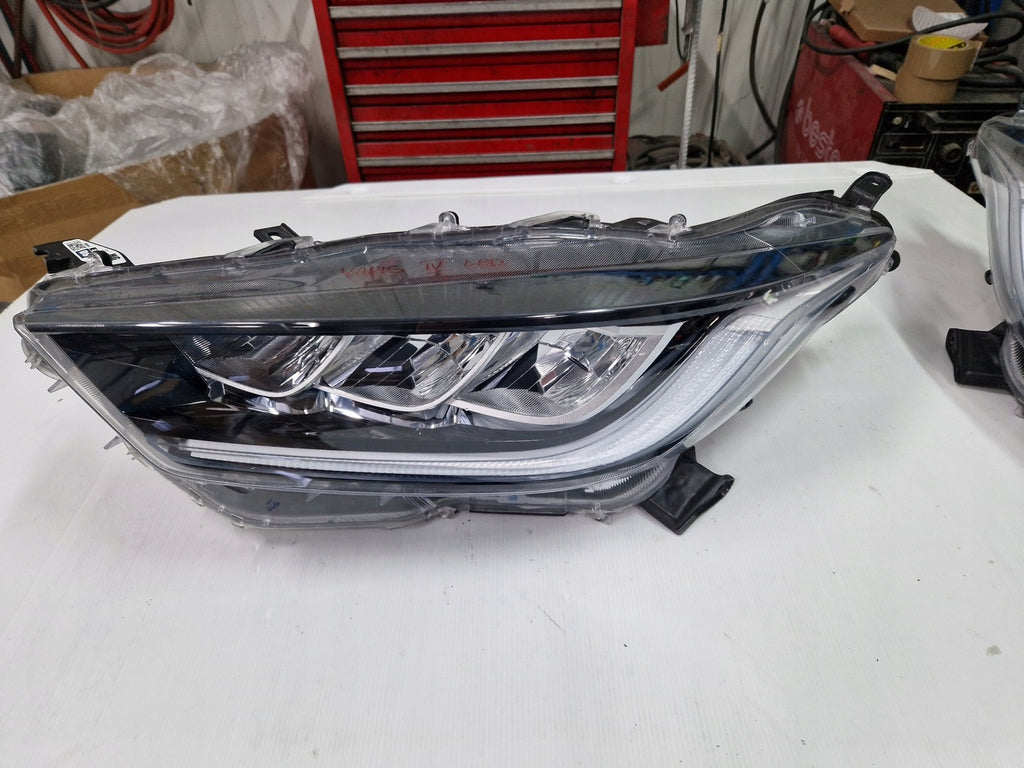 Frontscheinwerfer Toyota Yaris Full LED Ein Stück (Rechts oder Links) Headlight SCH1040969436gk