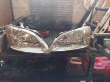 Load image into Gallery viewer, Frontscheinwerfer Ford Focus C-Max 3EEE1DD Ein Satz Scheinwerfer Headlight SCH7073987906mp