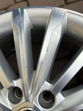 Laden Sie das Bild in den Galerie-Viewer, 4x Alufelge 18 Zoll 7.0" 5x112 43ET Glanz Silber 565601025E Skoda Kodiaq FEL4981756231tn