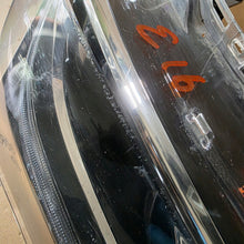 Laden Sie das Bild in den Galerie-Viewer, Frontscheinwerfer Toyota Corolla 81110-02L70 Rechts Scheinwerfer Headlight SCH7432313603bv
