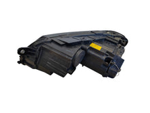 Laden Sie das Bild in den Galerie-Viewer, Frontscheinwerfer VW I Van Passat B7 58879623AB Xenon Rechts Headlight SCH7521514075jj