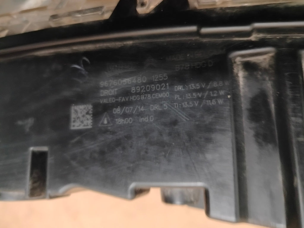 Frontscheinwerfer Citroën C4 Picasso II 9676036480 LED Rechts Headlight