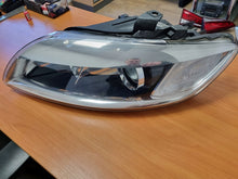 Load image into Gallery viewer, Frontscheinwerfer Audi Q7 4L0941003P Links Scheinwerfer Headlight SCH1009747305cl