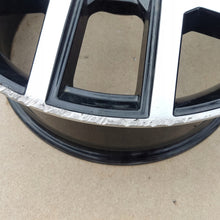 Load image into Gallery viewer, 1x Alufelge 18 Zoll 7.0&quot; 5x112 47ET Glanz Schwarz 6F9601025B Mg Ibiza Arona