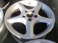 Laden Sie das Bild in den Galerie-Viewer, 4x Alufelge 15 Zoll 7.0" 5x100 35ET Glanz Weiß Rim Wheel FEL1812269490mj