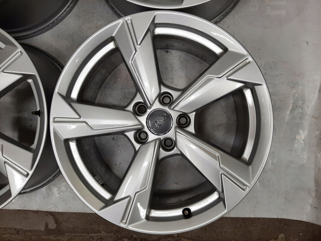 4x Alufelge 18 Zoll 8.0" 5x112 39ET Glanz Silber 4K0601025D Audi A6 C8 Rim Wheel FEL3859377775dm