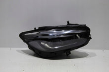 Laden Sie das Bild in den Galerie-Viewer, Frontscheinwerfer Mercedes-Benz W247 A2479062003 LED Rechts Headlight