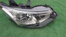 Laden Sie das Bild in den Galerie-Viewer, Frontscheinwerfer Mitsubishi Outlander III 8301C1-98 Rechts Headlight