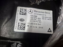 Laden Sie das Bild in den Galerie-Viewer, Frontscheinwerfer Mercedes-Benz Cla A1189062500 Links Scheinwerfer Headlight SCH5786111958mk