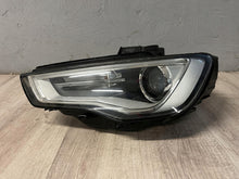 Laden Sie das Bild in den Galerie-Viewer, Frontscheinwerfer Audi A3 8V0941005 Xenon Links Scheinwerfer Headlight