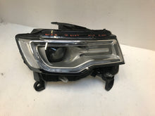 Laden Sie das Bild in den Galerie-Viewer, Frontscheinwerfer Jeep Grand Cherokee Wk2 Xenon Rechts Scheinwerfer Headlight SCH4123053162if