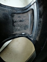 Laden Sie das Bild in den Galerie-Viewer, 1x Alufelge 18 Zoll 7.0&quot; 4x108 35ET Glanz Schwarz 9835097680 Opel Crossland