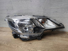 Laden Sie das Bild in den Galerie-Viewer, Frontscheinwerfer Mitsubishi Space Star 8301D446 Rechts Scheinwerfer Headlight