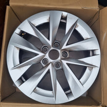 Load image into Gallery viewer, 1x Alufelge 17 Zoll 7.0" 5x112 46ET Glanz Silber 5E3601025 Skoda Octavia Iv FEL4322268262ck