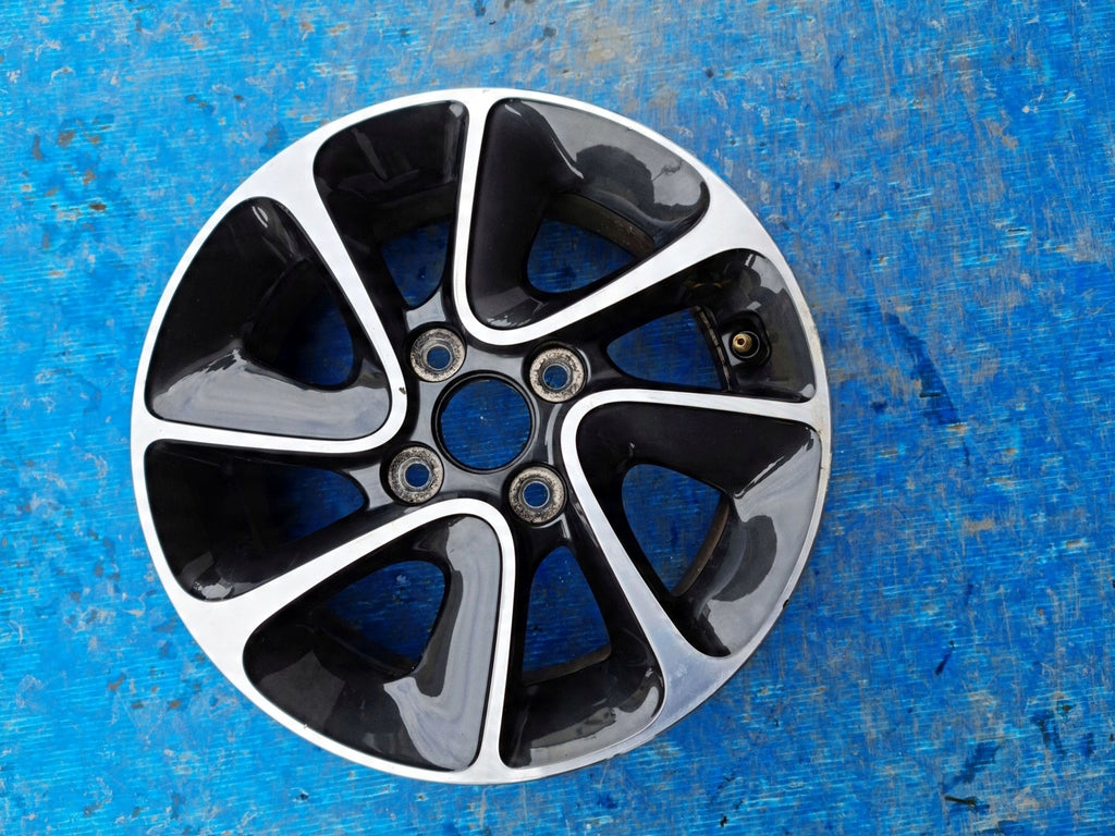 1x Alufelge 14 Zoll 5.5" 4x100 47ET Hyundai Rim Wheel