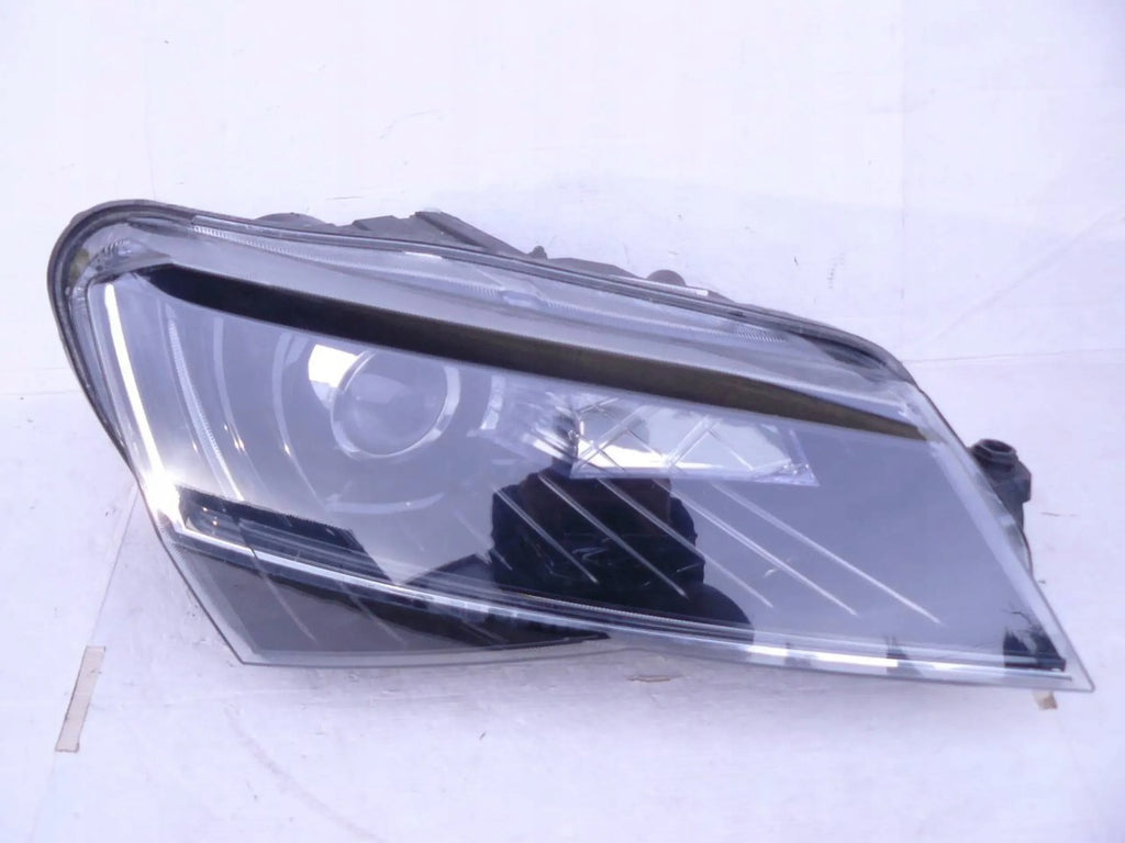 Frontscheinwerfer Skoda Superb III 3V1941016A Xenon Rechts Headlight