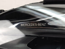 Laden Sie das Bild in den Galerie-Viewer, Frontscheinwerfer Mercedes-Benz W247 2479066107 2479064704 2479063505 LED Links SCH5655248321bt