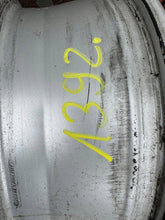 Laden Sie das Bild in den Galerie-Viewer, 1x Alufelge 17 Zoll 7.0&quot; 5x114.3 40ET 403004770R Renault Koleos Clio Rim Wheel
