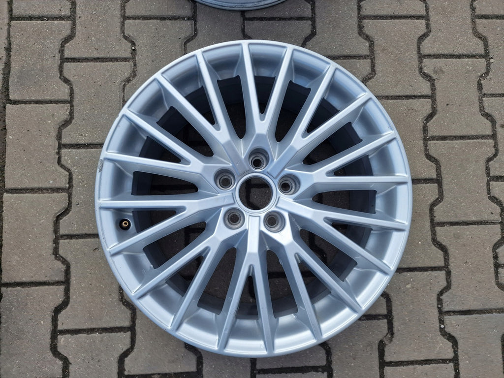 1x Alufelge 18 Zoll 8.5" 5x112 50ET Glanz Silber 8S0601025 Audi Tt Rim Wheel