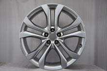 Load image into Gallery viewer, 1x Alufelge 20 Zoll 8.5&quot; 5x112 33ET Glanz Silber 8R0601025 Audi Q5 Rim Wheel