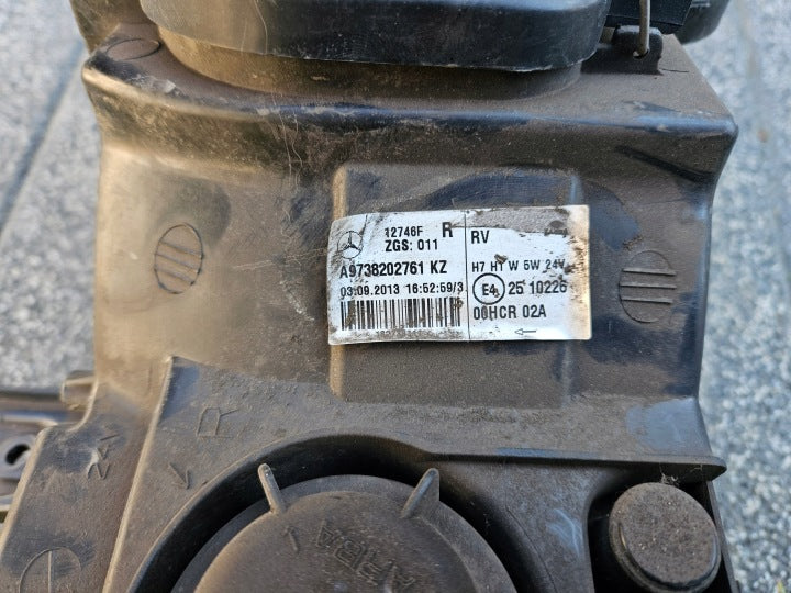 Frontscheinwerfer Mercedes-Benz A9738202761 Rechts Scheinwerfer Headlight SCH6996117876mb