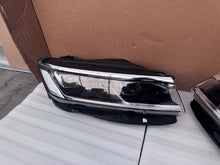 Laden Sie das Bild in den Galerie-Viewer, Frontscheinwerfer VW Touareg 761941035B 761941036B Full LED Ein Satz Headlight SCH2513087877to
