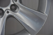 Laden Sie das Bild in den Galerie-Viewer, 1x Alufelge 17 Zoll 8.0" 5x120 30ET Glanz Silber 6790172 BMW 1 Rim Wheel FEL5669160011jt