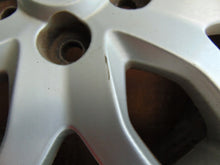 Laden Sie das Bild in den Galerie-Viewer, 1x Alufelge 16 Zoll 6.5&quot; 5x114.3 45ET Silber PZ474-E067D-Z Toyota Auris