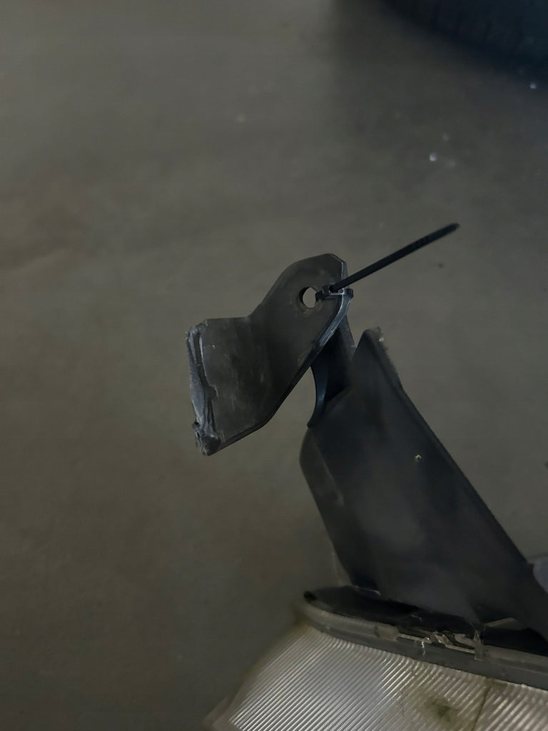 Frontscheinwerfer Mitsubishi Outlander I Links Scheinwerfer Headlight