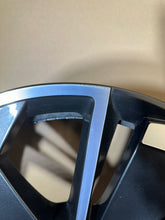 Laden Sie das Bild in den Galerie-Viewer, 1x Alufelge 18 Zoll 7.5&quot; 5x112 48ET 5E30601025AP Skoda Octavia 5e3 Rim Wheel