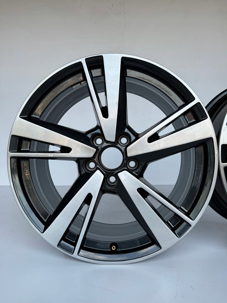 1x Alufelge 18 Zoll 8.0" 5x112 46ET Glanz Silber 8Y0601025N Audi A3 Mg Rim Wheel FEL2421682654no