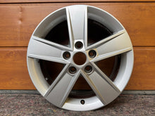 Load image into Gallery viewer, 1x Alufelge 16 Zoll 6.0" 5x112 48ET Glanz Silber 5E0601025M Skoda Octavia Iii FEL1263776968cn