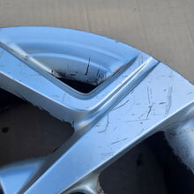 Laden Sie das Bild in den Galerie-Viewer, 1x Alufelge 15 Zoll 6.0" 4x100 48ET Glanz Silber 52910-K7100 Hyundai I10 I20 FEL3836749726xp