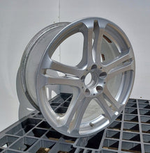 Laden Sie das Bild in den Galerie-Viewer, 1x Alufelge 18 Zoll Mercedes-Benz W212 Rim Wheel FEL4251758112wj