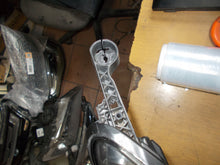 Laden Sie das Bild in den Galerie-Viewer, Frontscheinwerfer Opel Astra J 13371600 Rechts Scheinwerfer Headlight SCH1822404655xj
