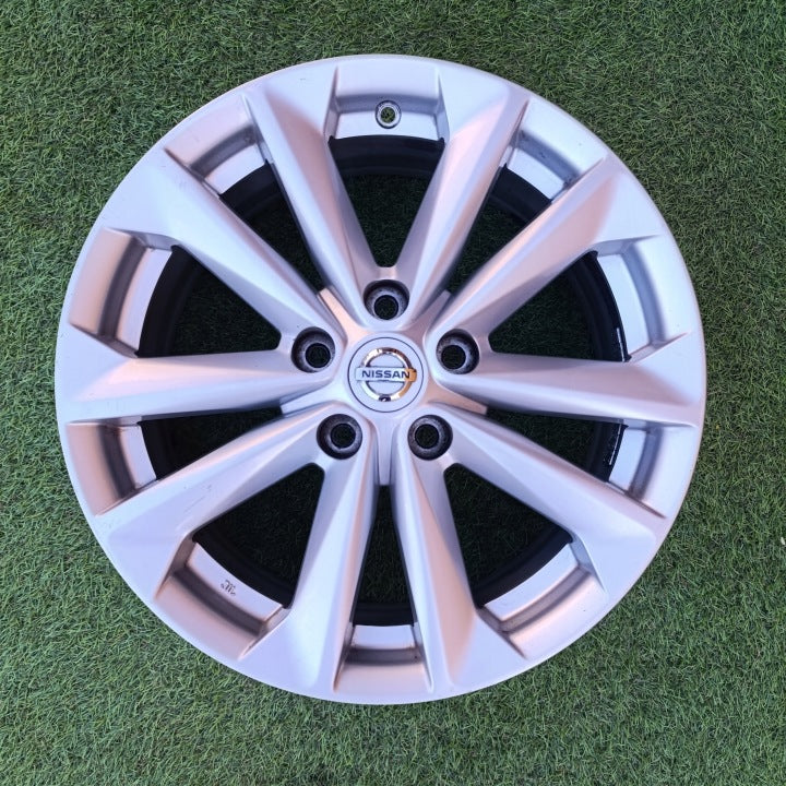 1x Alufelge 17 Zoll 7.0" 5x114.3 20ET 403004EA1B Nissan Qashqai I J11 Rim Wheel FEL9982629372em