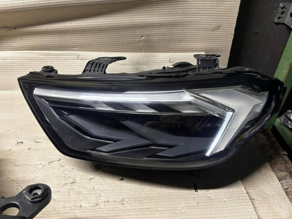 Frontscheinwerfer Audi A1 82A941033D 82A941034D LED Rechts oder Links