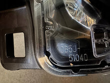 Load image into Gallery viewer, Frontscheinwerfer Mazda 2 100-18384 Ein Stück (Rechts oder Links) Headlight