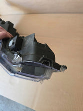 Laden Sie das Bild in den Galerie-Viewer, Frontscheinwerfer Toyota Corolla 81110-82S60 Full LED Rechts Headlight