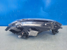 Laden Sie das Bild in den Galerie-Viewer, Frontscheinwerfer Mitsubishi Outlander I 8301D3-32 LED Rechts Headlight SCH2839363603wn