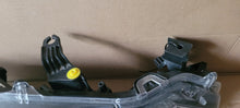 Laden Sie das Bild in den Galerie-Viewer, Frontscheinwerfer Toyota Corolla 81110-02T31 Rechts Scheinwerfer Headlight SCH2432422085vk
