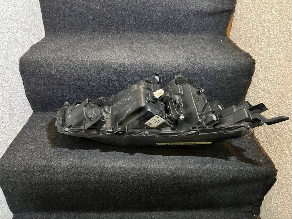 Frontscheinwerfer Toyota Yaris Cross Ein Stück (Rechts oder Links) Headlight SCH6523758750xh