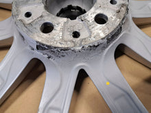 Load image into Gallery viewer, 1x Alufelge 20 Zoll 6880688 BMW X7 G07 Rim Wheel FEL6676388605bi