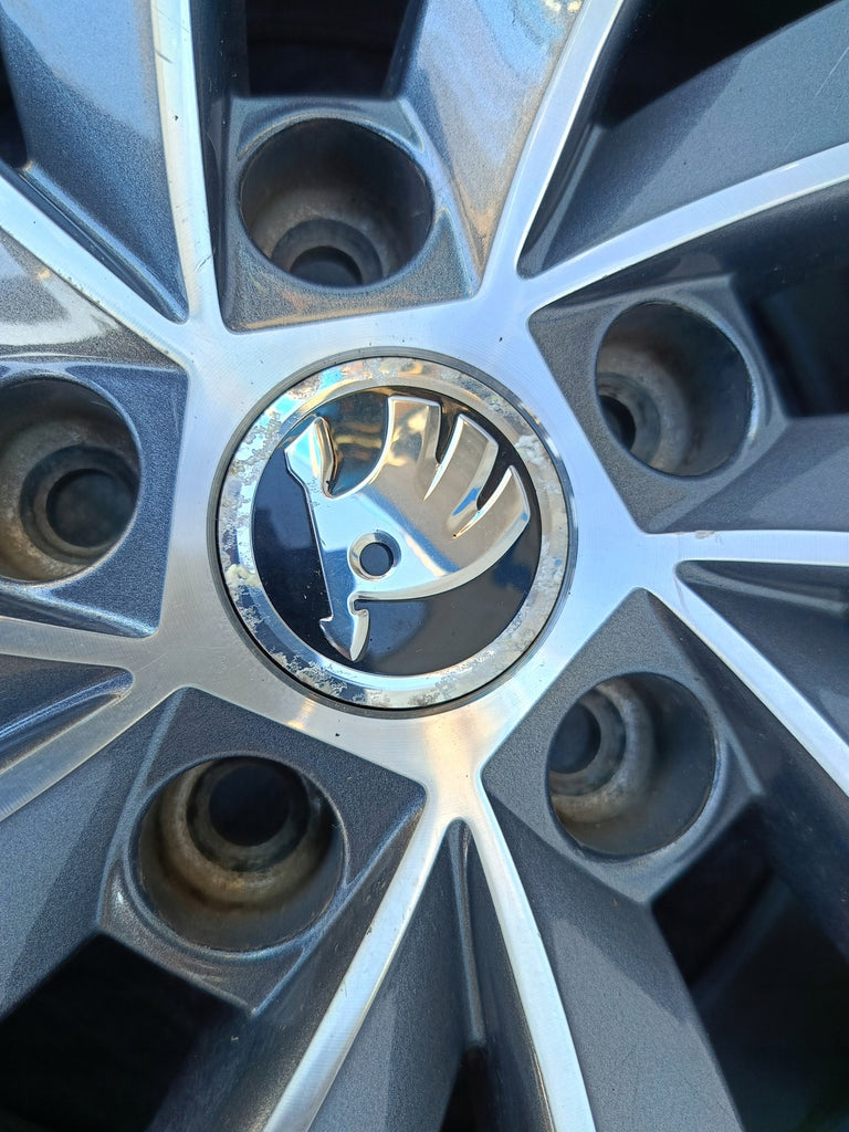 1x Alufelge 18 Zoll 7.5" 5x112 51ET 5E0601025 Skoda Octavia Iii Rim Wheel