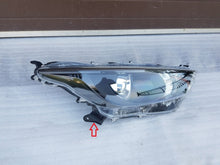 Laden Sie das Bild in den Galerie-Viewer, Frontscheinwerfer Toyota Yaris K0-6EU Rechts Scheinwerfer Headlight SCH3418184870dm