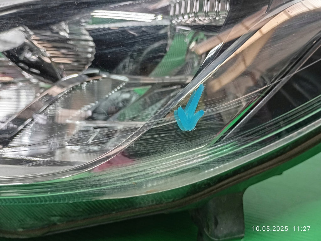 Frontscheinwerfer Ford Fiesta I L1BB-13E015LA Ein Stück (Rechts oder Links) SCH7608681526xf