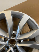 Load image into Gallery viewer, 1x Alufelge 17 Zoll 6.5&quot; 5x112 5C0601025F VW Beetle Rim Wheel