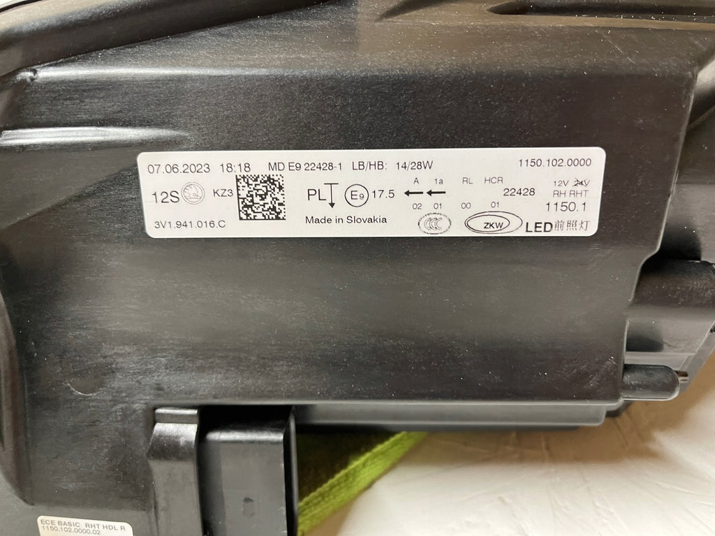 Frontscheinwerfer Skoda Superb III 3V1941016C Full LED Rechts Headlight