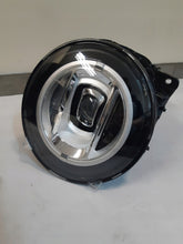 Laden Sie das Bild in den Galerie-Viewer, Frontscheinwerfer Mercedes-Benz W463 A4639067300 Links Scheinwerfer Headlight